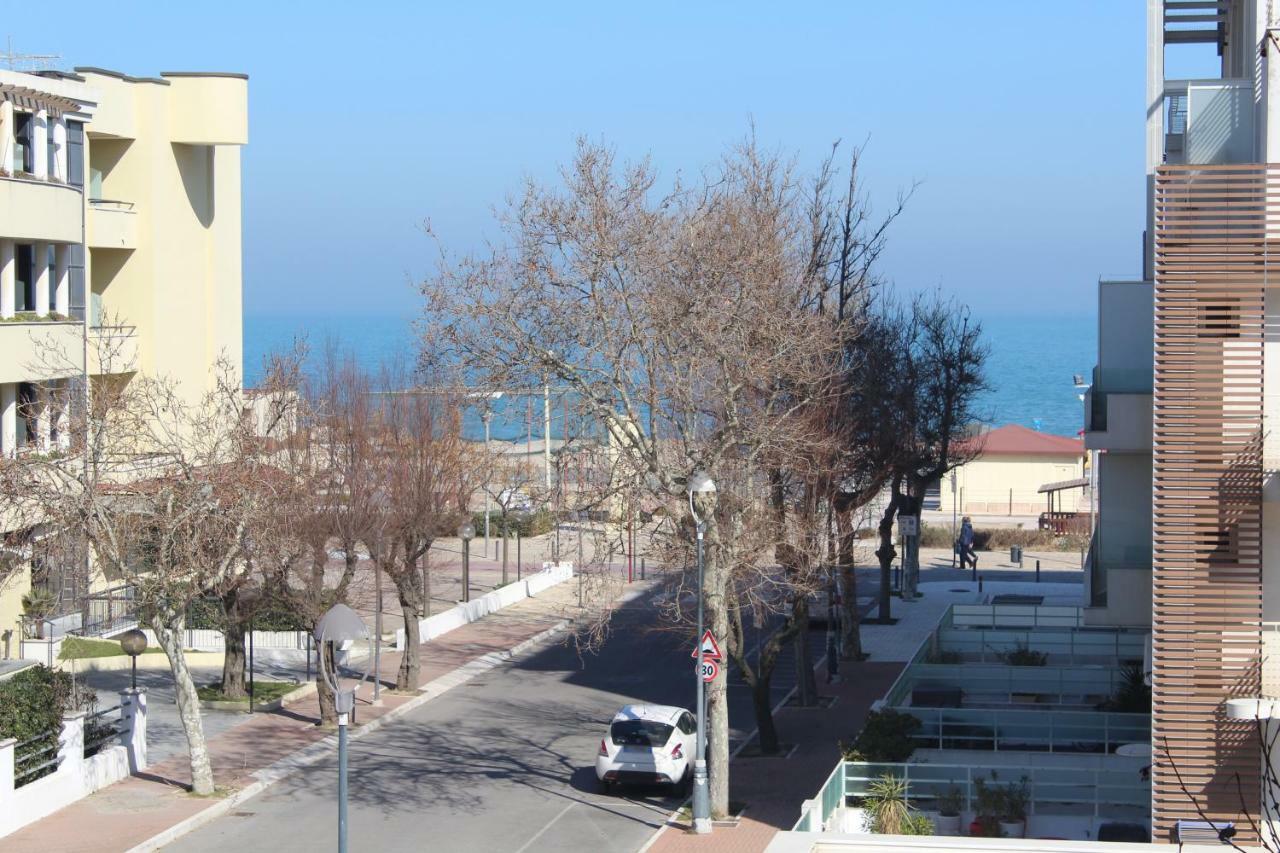 Hotel Caesar 米萨诺阿德里亚蒂科 外观 照片