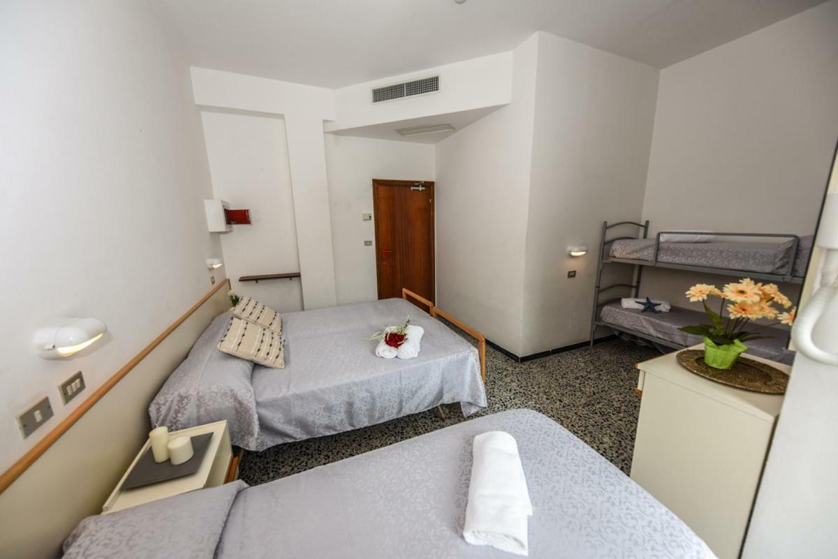 Hotel Caesar 米萨诺阿德里亚蒂科 外观 照片