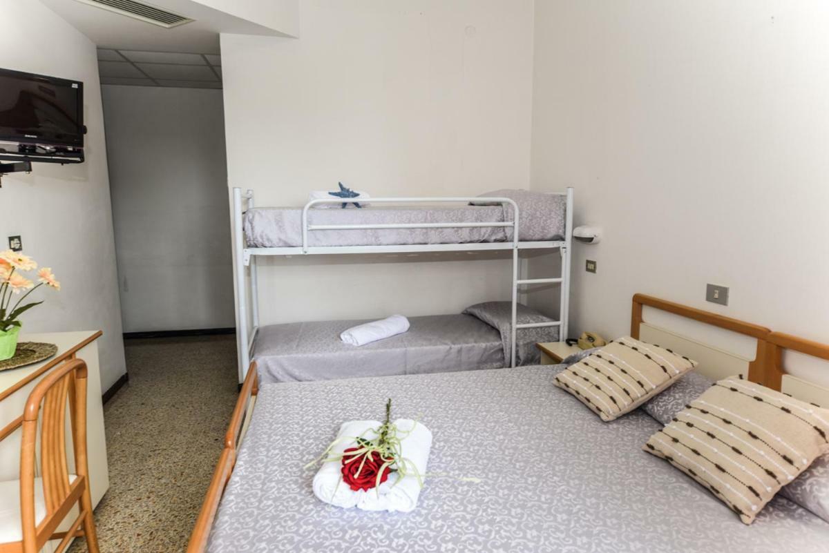 Hotel Caesar 米萨诺阿德里亚蒂科 外观 照片