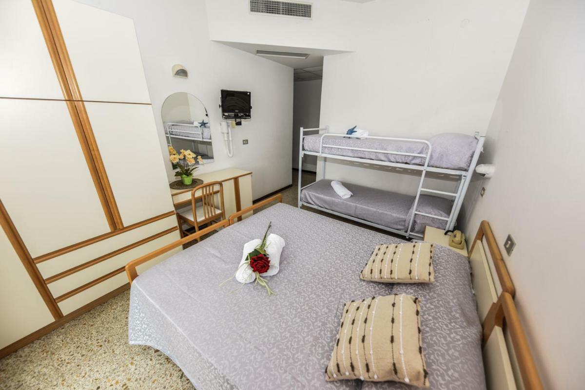 Hotel Caesar 米萨诺阿德里亚蒂科 外观 照片